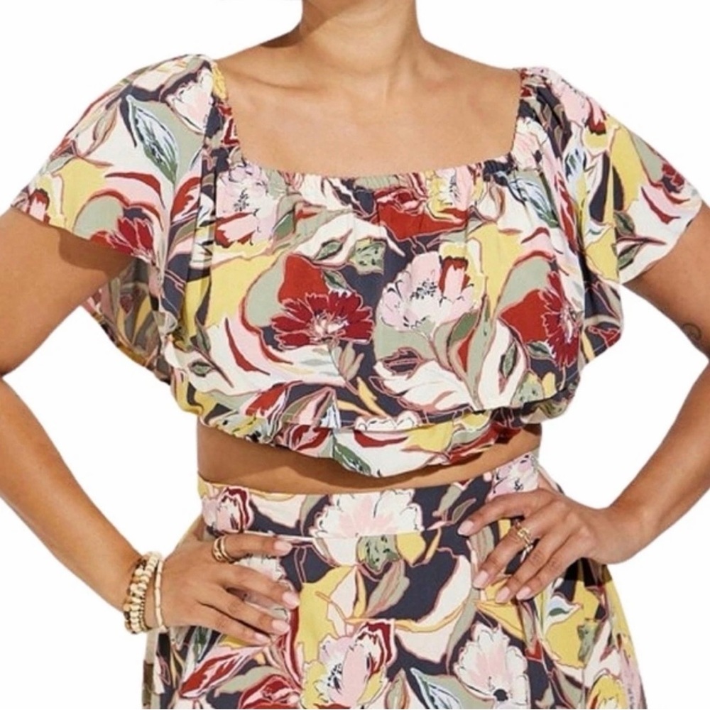 Torrid -‎ Floral Crop Top